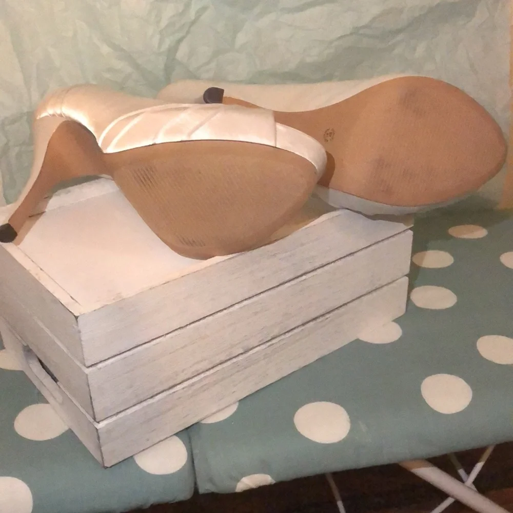 Jacqueline Ferrar White Bridal Dante Pumps - Picture 6 of 7